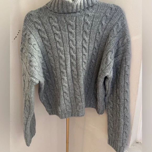 Abercrombie cable knit sweater XS - Picture 4 of 4